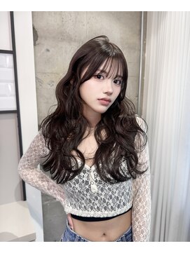 リリー(Lilley) 天神/博多/韓国ヘア/ヨシンモリ/レイヤーカット