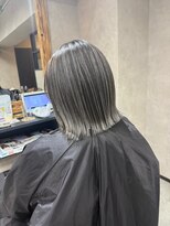 サニー 渋谷(SUNNY)&nbsp;バレイヤージュ、ハイライト、レイヤーロング、グレーベージュ