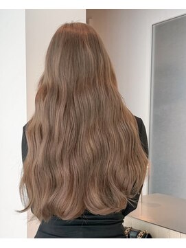 シキ 渋谷(siki) ベージュカラー／ブリーチなしダブルカラー/赤 み消し／渋谷