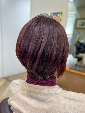 ジェイジェイウィル 一之江店(JJ will) 深みレッドブラウンの大人ショートボブ