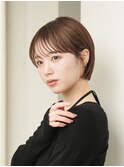 柔らかな丸みで女性らしさを引き出すショートボブ