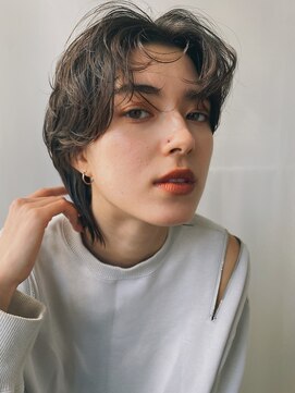 イルフレール(ill frere) ショートウルフ　ケアパーマ　ニュアンス　センター分け　梅田