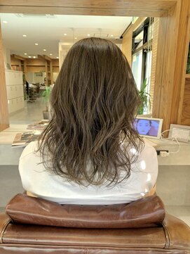 アドラーブル 駅南店(adorable) 【カーキベージュ】【ロング】【20代・30代】