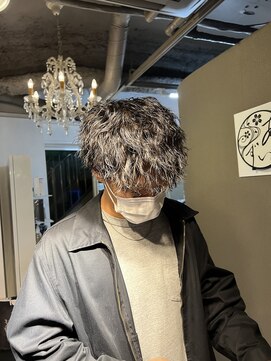 アイズ 海老名(AIZU) ツイストスパイラルパーマ波巻きスパイラルパーマメンズマッシュ