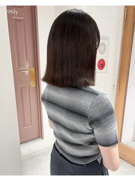 ラミエ バイ メルト 吉祥寺(lamie by melt) "久保田"切りっぱなしボブストレートパーマ外ハネヘア