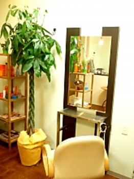 ヘアーメイク ハルタ(haluta)の写真/【駐車場完備/20時まで営業◎】お仕事帰りにも通いやすい♪プライベート空間で極上なくつろぎのひと時を…