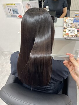 リラ(Rira) 艶髪ブラウン