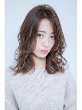 ベージュカラー