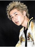 波打ちツイストブロンドショート