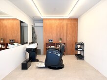 イナフ(ENUFF)の雰囲気（一席だけの空間で静かに過ごす。[代々木/メンズカット/men's]）