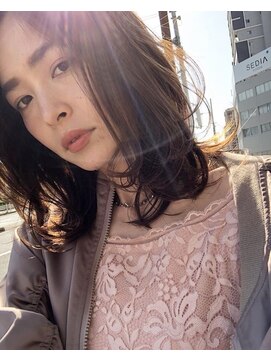 メグリ(meguri) ピンクベージュ レイヤースタイル