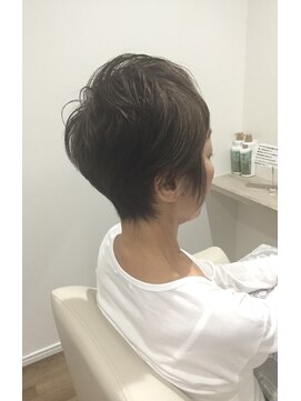 キャトル(hair make QUATRE) メリハリアシメ大人ショート☆
