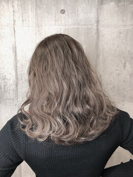 シュプバイトゥーミー(sup.by tomee) パールグレージュ【担当 末吉】