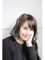 エル(LE)&nbsp;重め：切りっぱなしボブ：グラデーションH