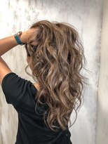 アンフィシュピトロワ(AnFye spi tlow)&nbsp;［AnFye］エアリー巻髪スタイル