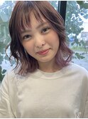 淡いピンクベージュでナチュラルに大人可愛く
