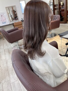 ヘアー アトリエ アンジー(Hair Atelier Angee) オリーブカラー