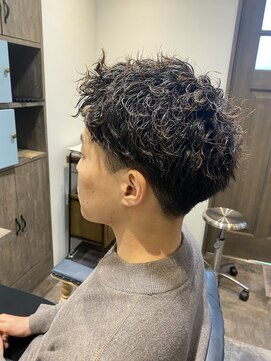 エドゥース(et DOUCE) ツイストスパイラル×耳だしショート◆20代30代40代