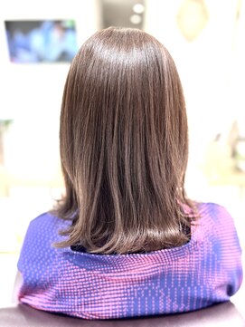 メタ(META) ブリーチを使わずに明るめヘアカラー★