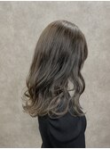 オリーブベージュ×波巻きウェーブ イルミナカラー 縮毛矯正