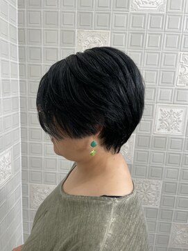 ヘンリエッタ 表参道(Henrietta) ハンサムショート 小顔ショート ひし形ショート