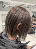 《吉田丞》外はねぱつっとボブ/ミルクティーグレージュ