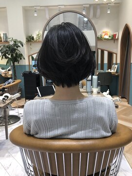 ロンド レグリーズ 立川(Lond leglise) センシュアルショート/ナチュラルボブ/簡単スタイリング〈深味〉