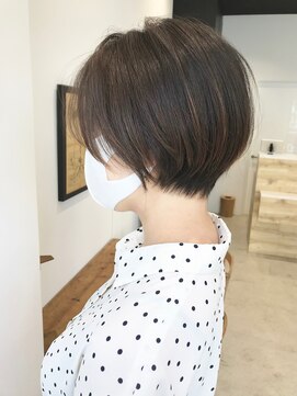 アテナ 六本松店(ATENA) ゆとりのあるショートボブスタイル