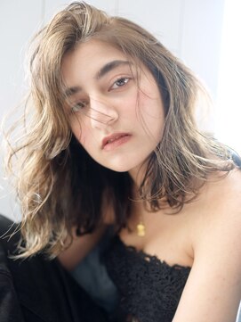 アイティーバイアルバム 松戸店(IT by ALBUM) ラフロングヘア_カーキグレージュマッシュショート_8415