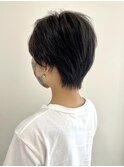 ヌーディベージュなショート