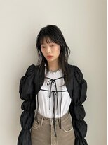 エイチ(H)&nbsp;ミニウルフホワイトグレージュレイヤーカット大人ショート美髪