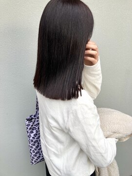 ムート(Mut) 切りっぱなし　艶髪　水素ケア　暖色カラー　ワインレッド　暗髪