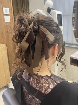 チャルム (Charom) ゆるふわ高めシニヨンヘア