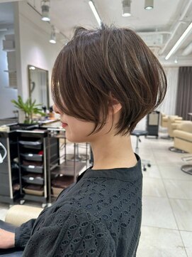 アンド ストーリーズ(&STORIES) 大人可愛い小顔ひし形クビレ丸み20代30代40代大人ショート(蘭)