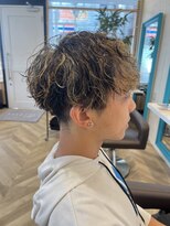 フィッティ 横須賀中央店(fiti) ツイストスパイラル ハイライト 束感カット