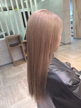 リバー 草加店(RIVER) ホワイトベージュカラー