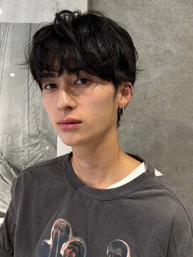 エイチ メンズ(H) センターパートツーブロックフェードカットメンズツイストパーマ