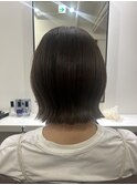 透明感オリーブベージュ外ハネボブ