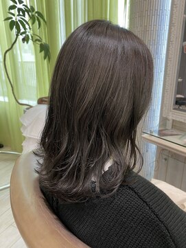 ネオリーブシェリエ 浅草店(Neolive cherie) グレージュカラー/外ハネ/ラフカール