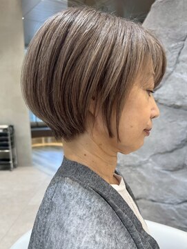 ソワネ 表参道(soigne) 表参道白髪ぼかしハイライトミディアムボブアッシュグレー50代◎