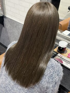 ルノン フィージュ(LUNON fieju) 黒髪クラゲヘアーオリーブグレー小顔ココアベージュ