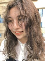 テテ(TETE) クルクルパーマ風ヘア