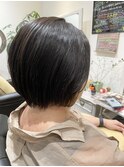 ボブ×インナーカラー