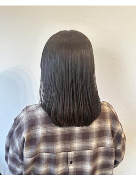 ラテ アトリエ(latte atelier) ストレート/トープグレージュ/艶髪