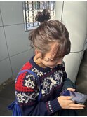 オリーブベージュ