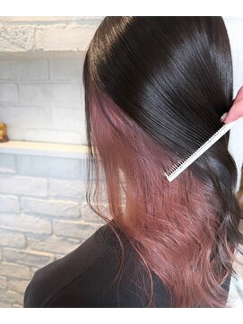 エヌアンドエー 春日部東口店(hair shop N&A) 華やかさと上品さを備えたうる艶ロング×インナーカラー