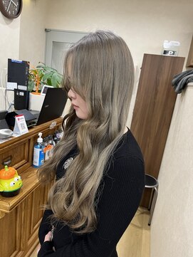 ミラシィ 成田(Mirashy) ハイライトカラーミルクティーベージュレイヤーカット