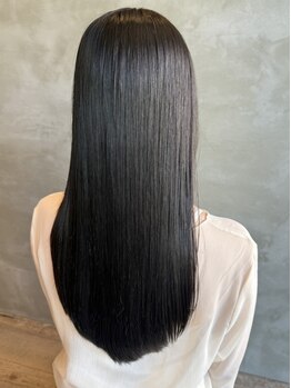 グラッド(GLAD)の写真/【大人女性の髪質改善】髪の状態に合わせた厳選トリートメントとヘッドスパで、頭皮から美しく健康な髪に！