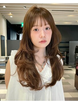 クィーンズガーデンバイケーツーギンザ(QUEEN’S GARDEN by K two GINZA) ロングレイヤー/顔まわりカット/透明感カラー/アッシュブラウン