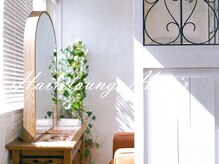 ヘアーラウンジ ハピル(Hair lounge Hapir)の雰囲気(明るく柔らかい光が差し込む店内♪)